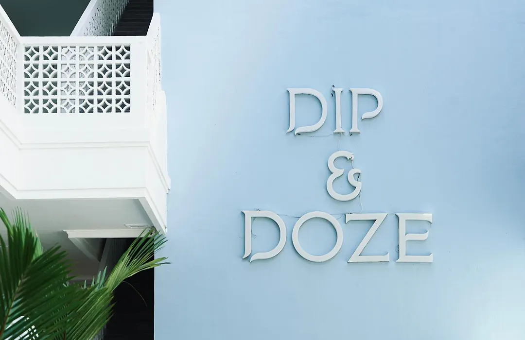 Dip & Doze Living-1